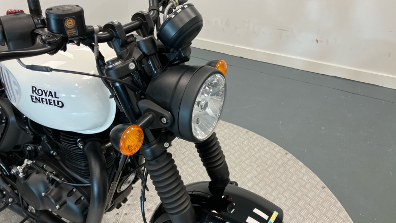 Royal Enfield Hntr 350 Rebel Red (23MY)